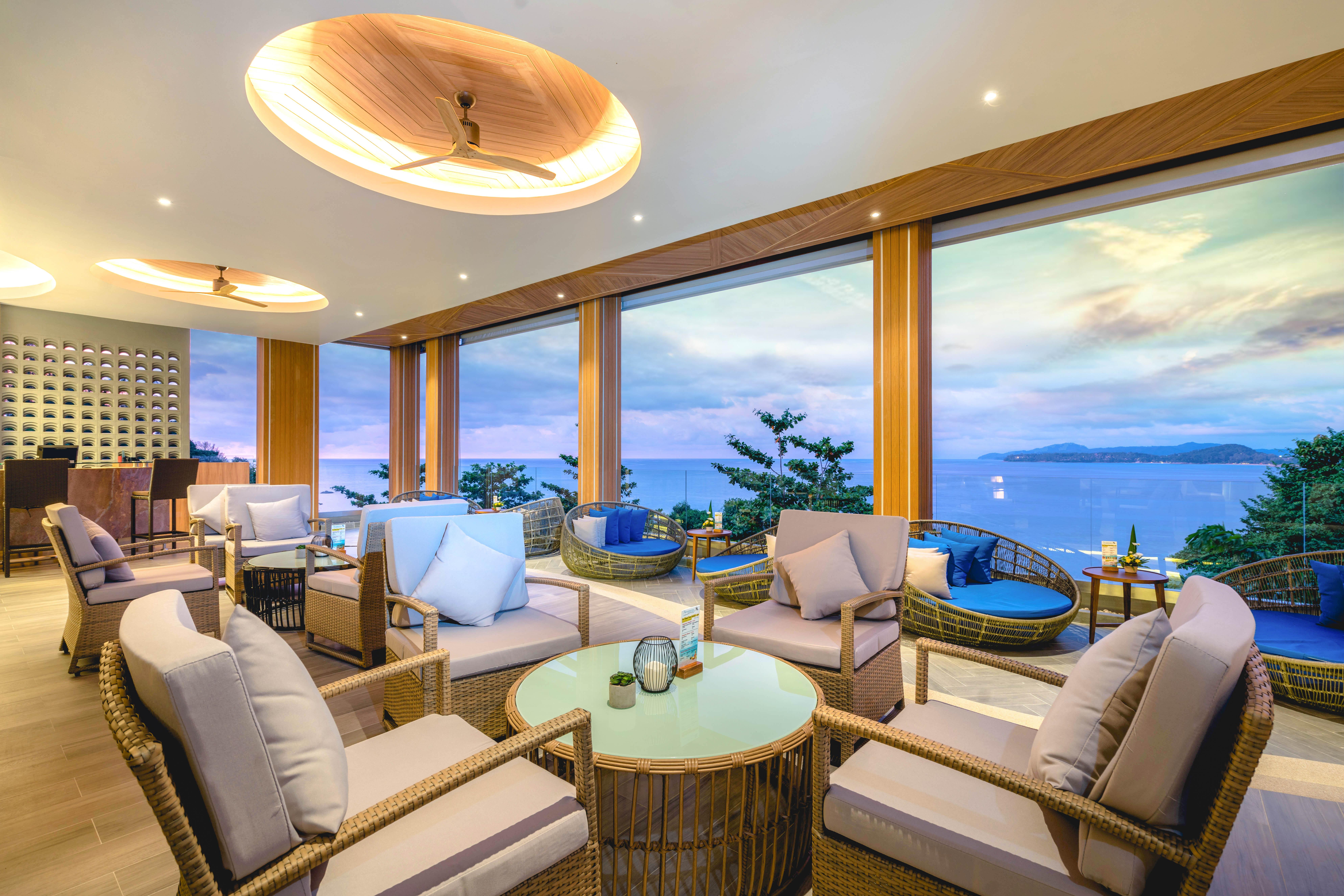 Namaka Resort Kamala Kültér fotó The View Bar