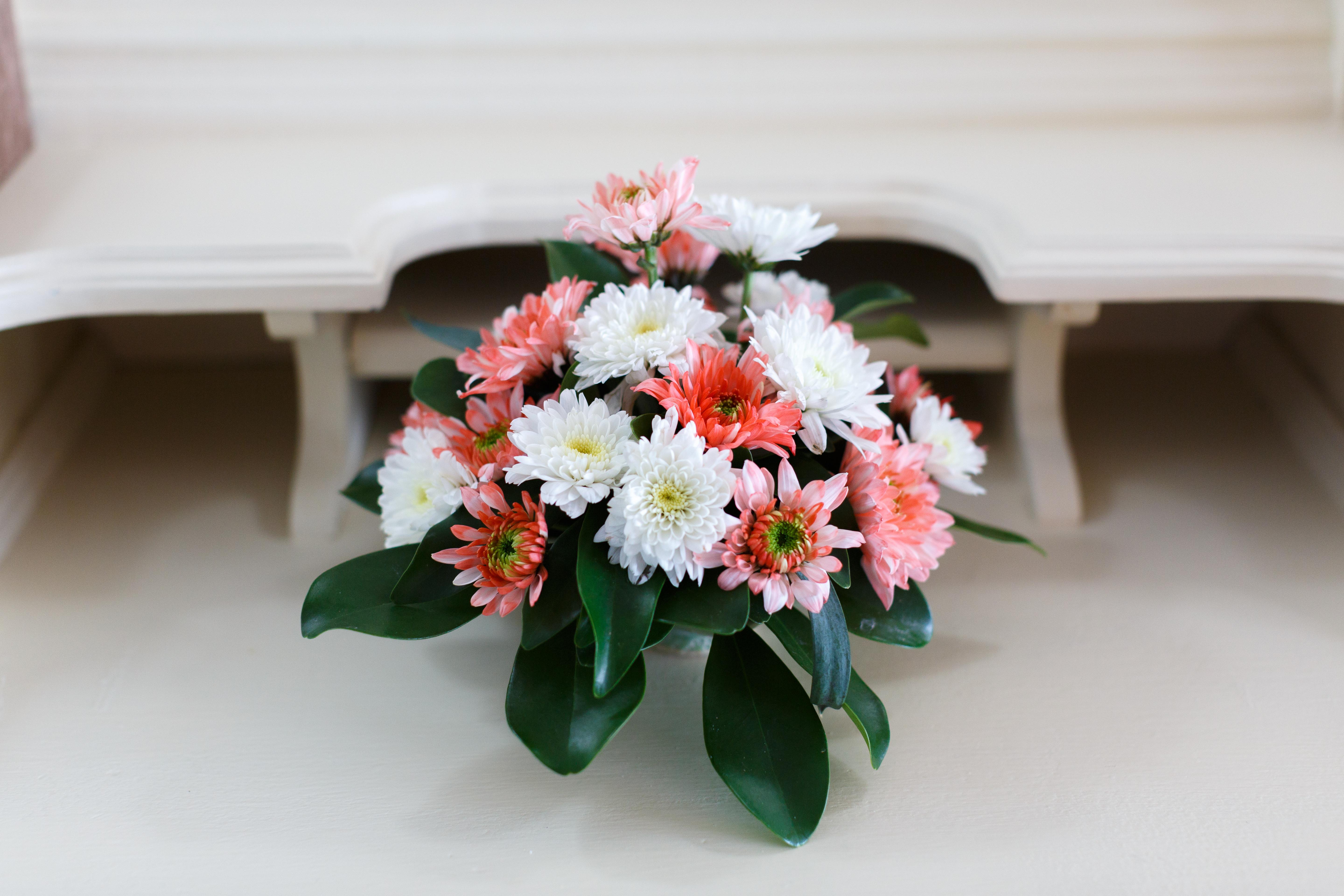 Namaka Resort Kamala Kültér fotó A bouquet of flowers