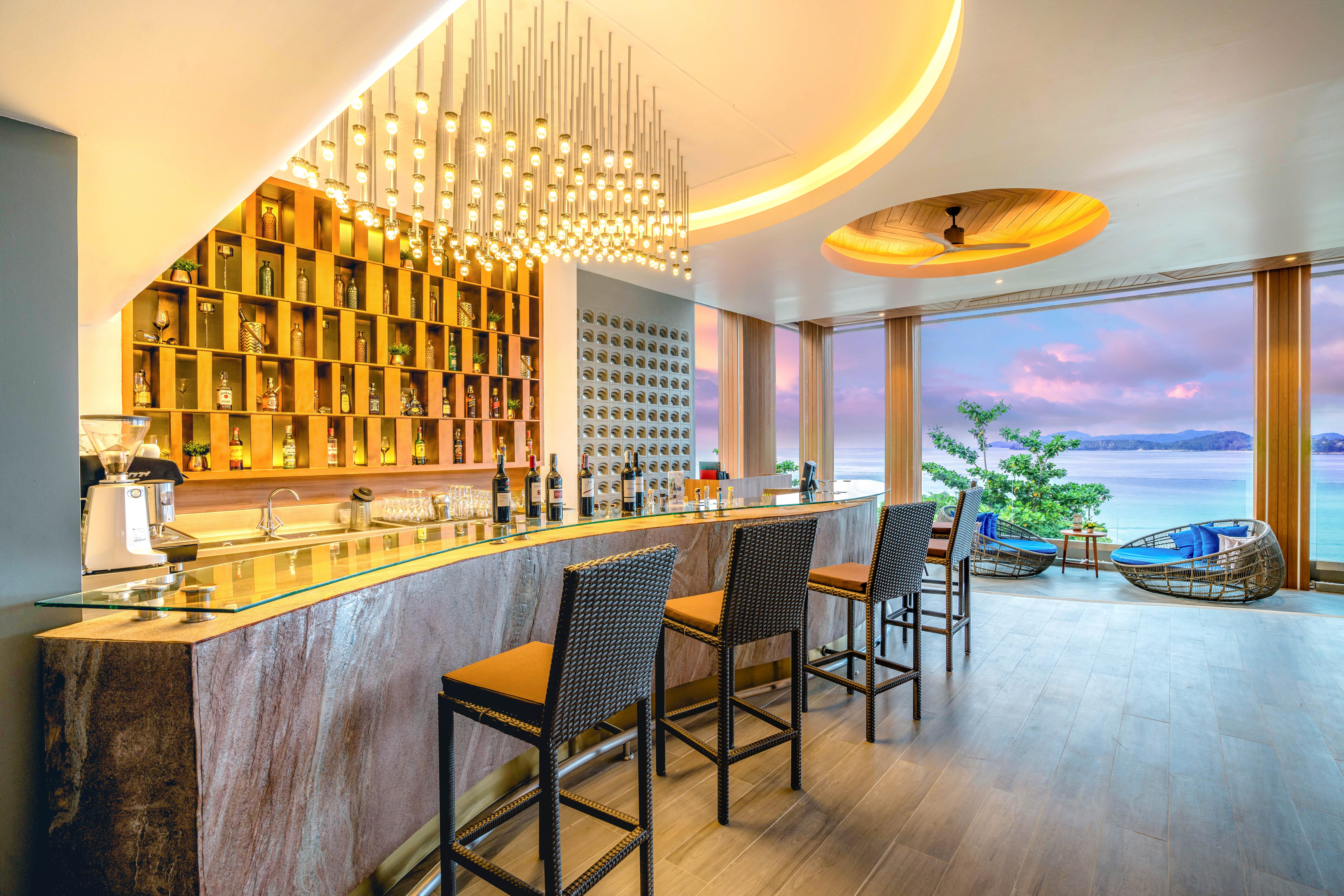 Namaka Resort Kamala Kültér fotó The Bar