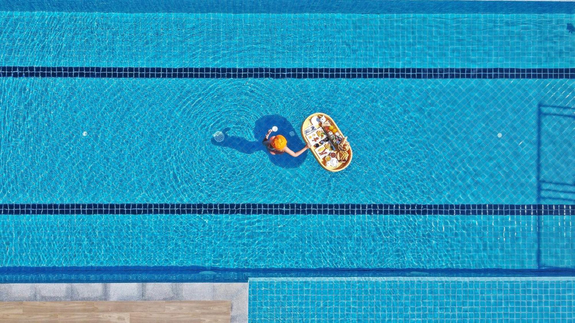 Namaka Resort Kamala Kültér fotó The pool at the 2012 London Olympics