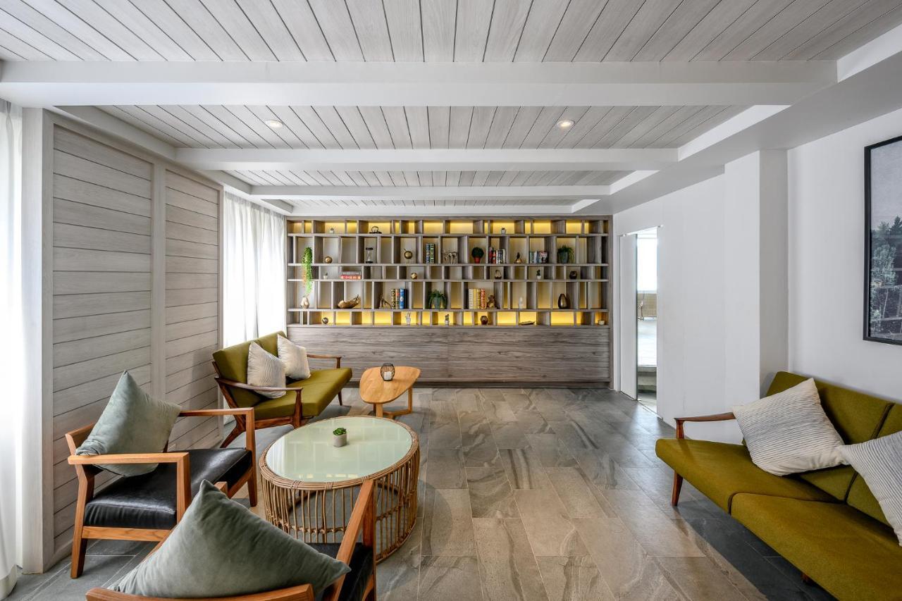 Namaka Resort Kamala Kültér fotó The Library at The Standard East Village